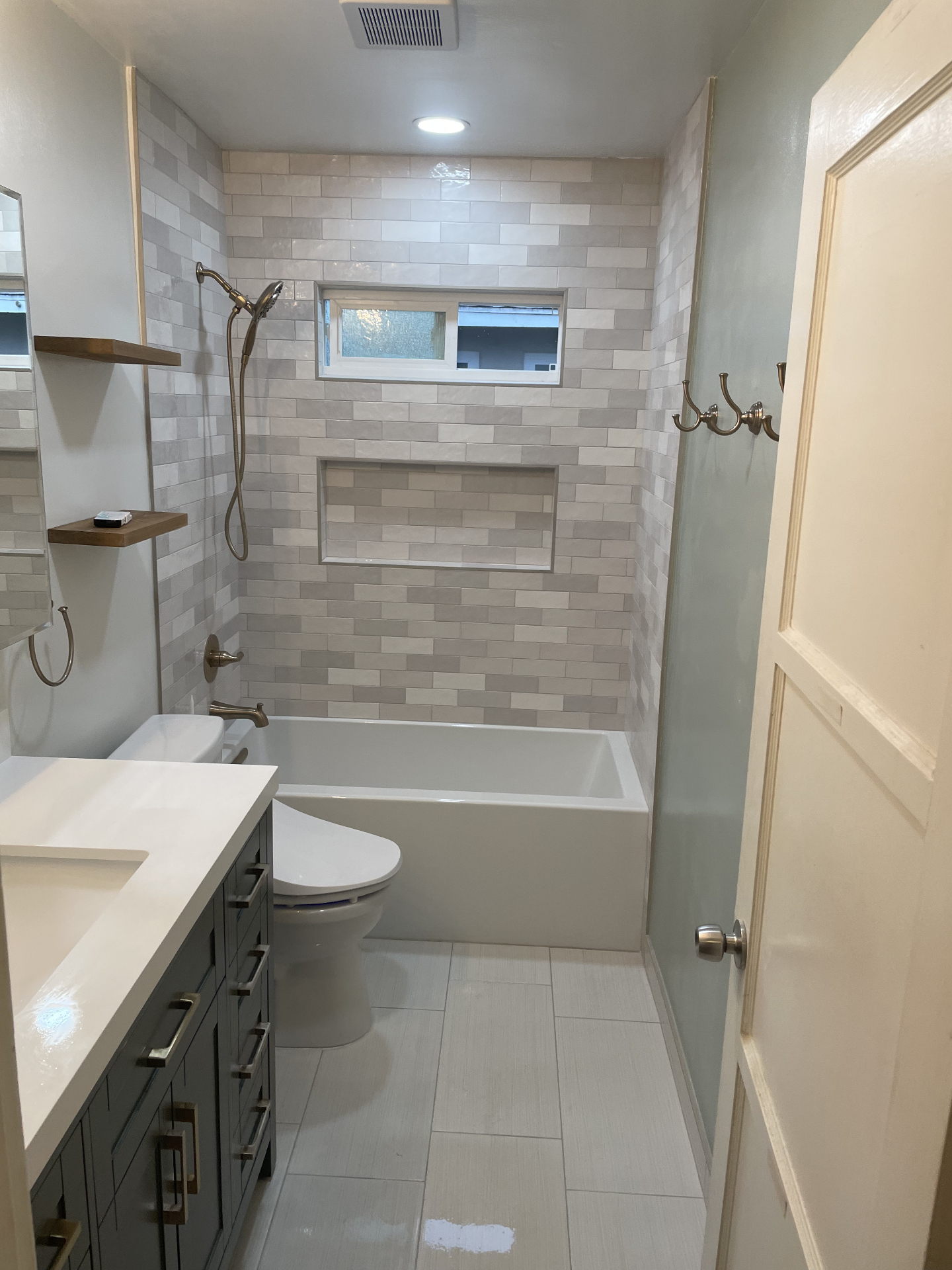 Subway Tile Bath — OC